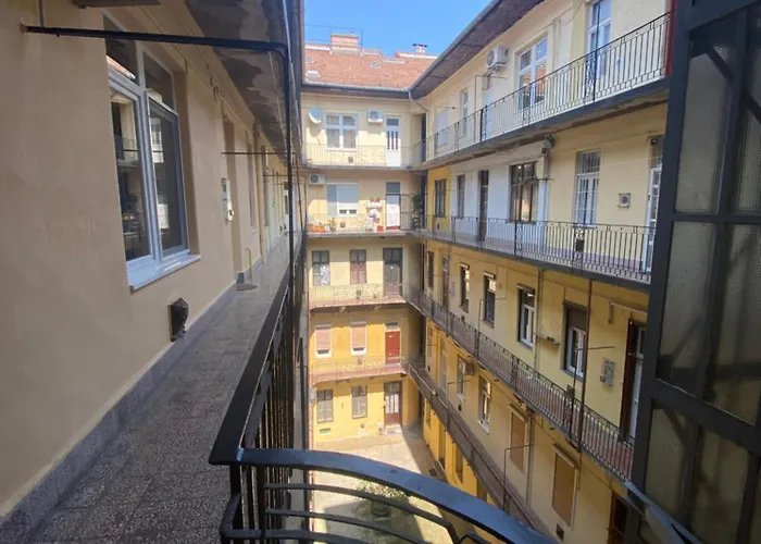 K31 Downtown, Ac Apartment